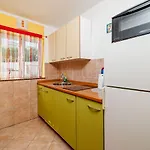 דירה Charmantes Nur 250 Meter Zum Mit Privatparkplatz, Grill, Wifi יאדראנובו