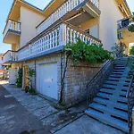 Charmantes Nur 250 Meter Zum Mit Privatparkplatz, Grill, Wifi *