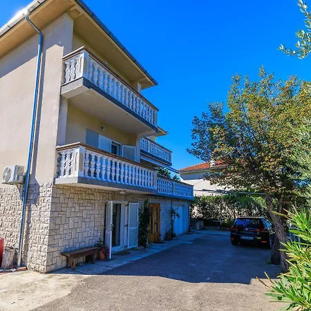 Appartamento Charmantes Nur 250 Meter Zum Mit Privatparkplatz, Grill, Wifi Jadranovo