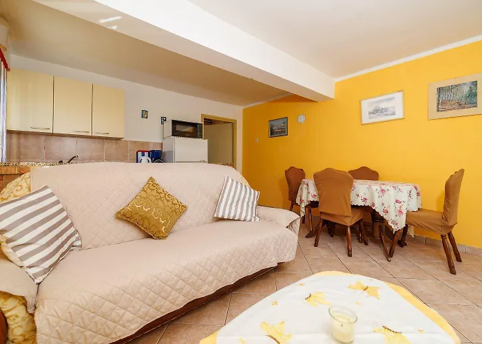 Charmantes Nur 250 Meter Zum Mit Privatparkplatz, Grill, Wifi *