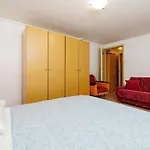 Charmantes Nur 250 Meter Zum Mit Privatparkplatz, Grill, Wifi *