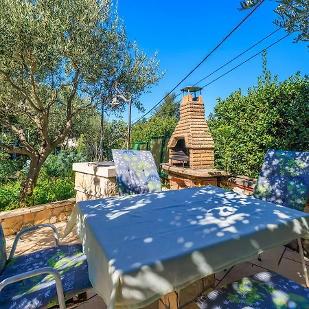 Charmantes Nur 250 Meter Zum Mit Privatparkplatz, Grill, Wifi *