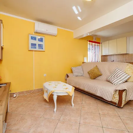 Apartment Charmantes Nur 250 Meter Zum Mit Privatparkplatz, Grill, Wifi Jadranovo