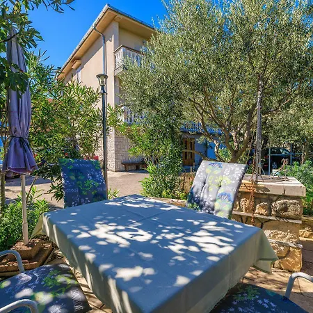 Apartment Charmantes Nur 250 Meter Zum Mit Privatparkplatz, Grill, Wifi Jadranovo