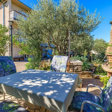 Charmantes Nur 250 Meter Zum Mit Privatparkplatz, Grill, Wifi Apartment