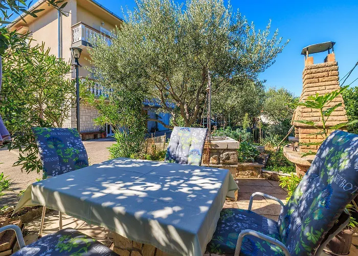 Charmantes Nur 250 Meter Zum Mit Privatparkplatz, Grill, Wifi Apartment