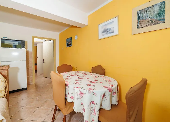 Charmantes Nur 250 Meter Zum Mit Privatparkplatz, Grill, Wifi Apartment *