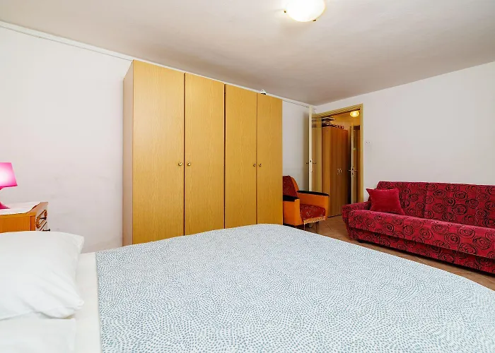 Charmantes Nur 250 Meter Zum Mit Privatparkplatz, Grill, Wifi *