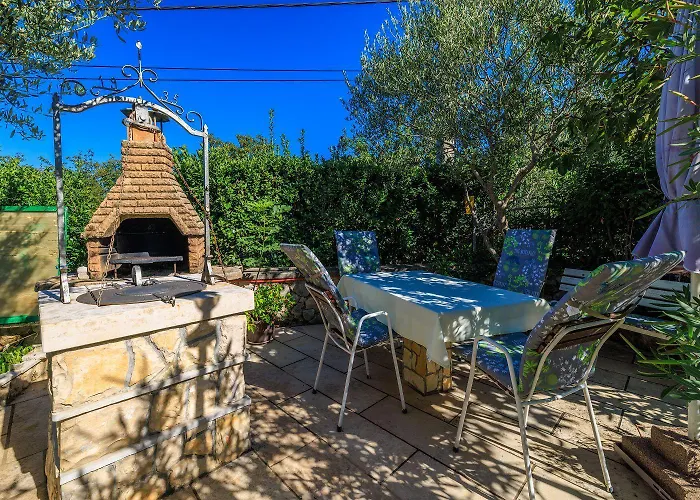 Charmantes Nur 250 Meter Zum Mit Privatparkplatz, Grill, Wifi Apartment