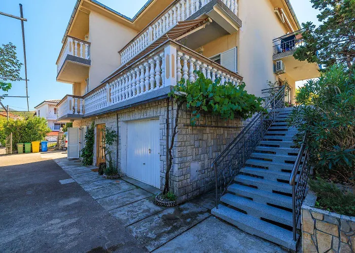 Charmantes Nur 250 Meter Zum Mit Privatparkplatz, Grill, Wifi *