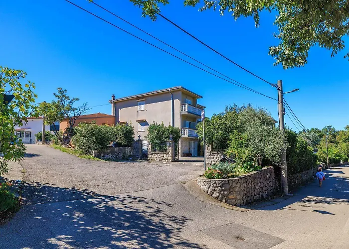 Charmantes Nur 250 Meter Zum Mit Privatparkplatz, Grill, Wifi * Jadranovo